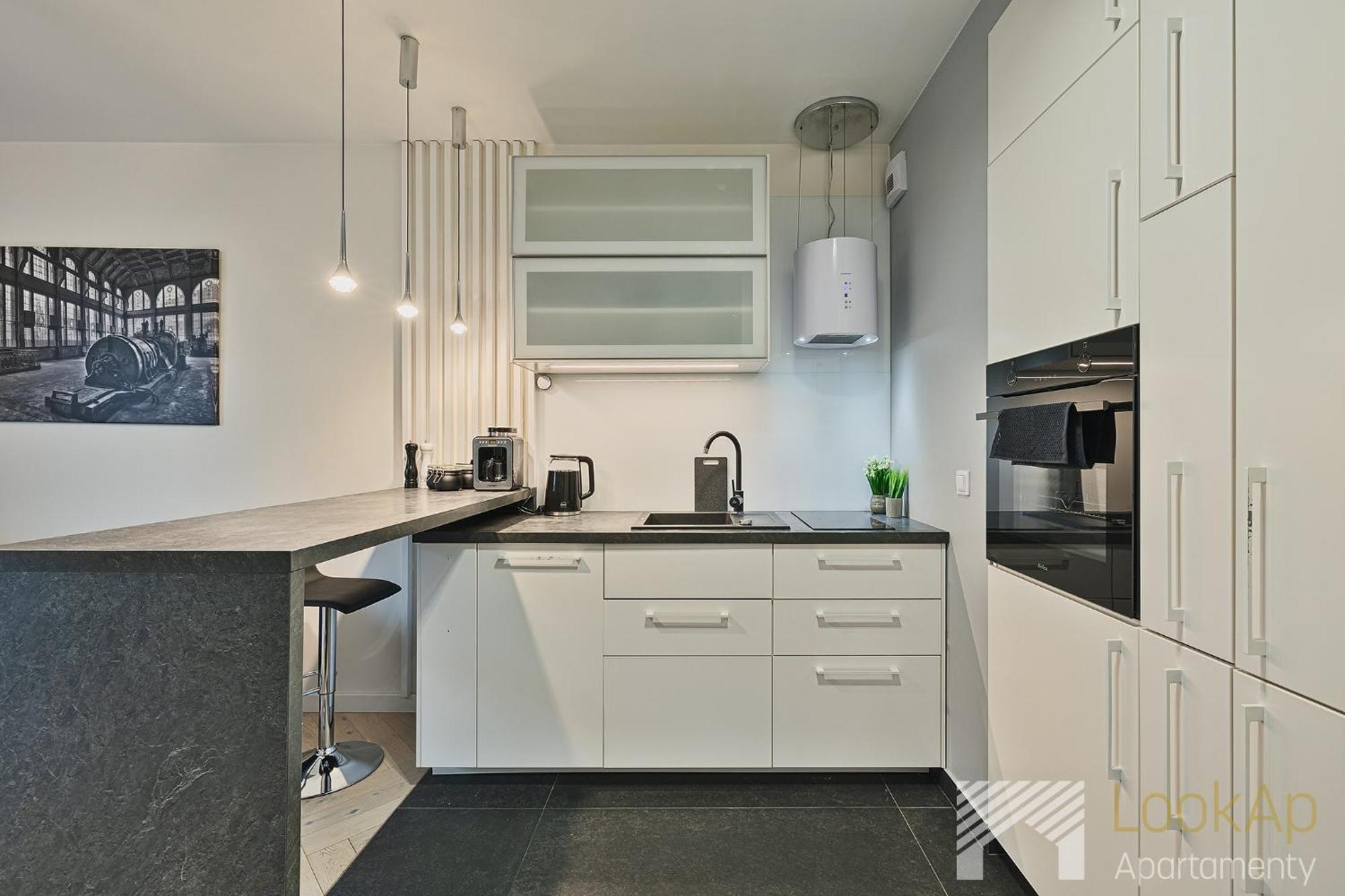 Fuzja Black&White By Lookap Lodz  Luaran gambar