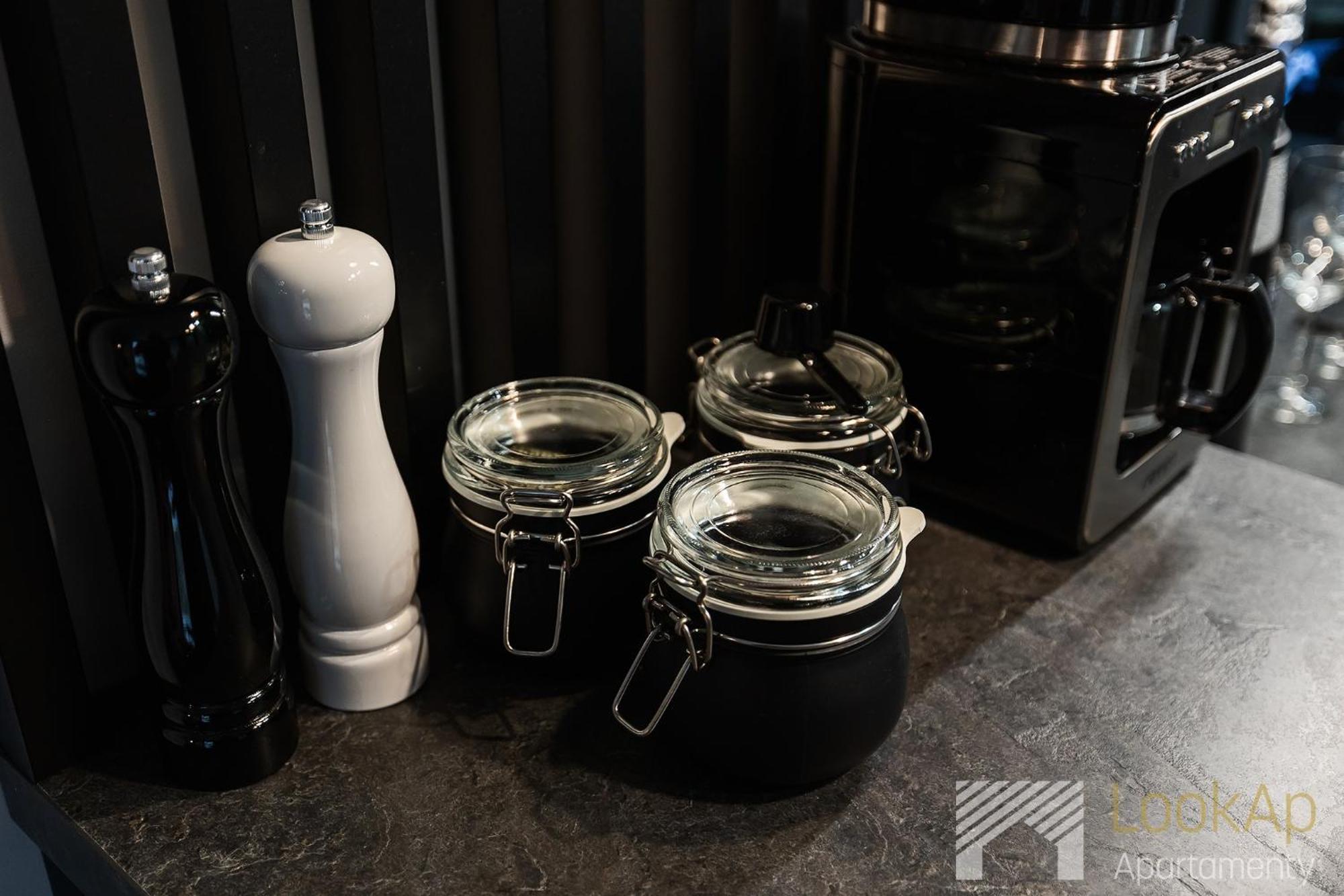 Fuzja Black&White By Lookap Lodz  Luaran gambar